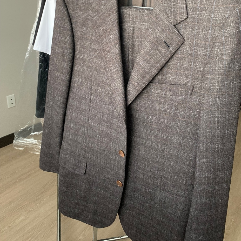 “Brioni” men’s suit